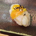 すし匠 - 白海老唐墨のせ 握り