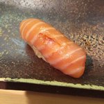 すし匠 - 桜鱒 握り