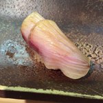 すし匠 - 鰤 握り