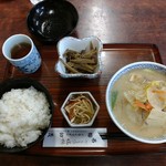 ドライブイン加茂 - だんご汁定食