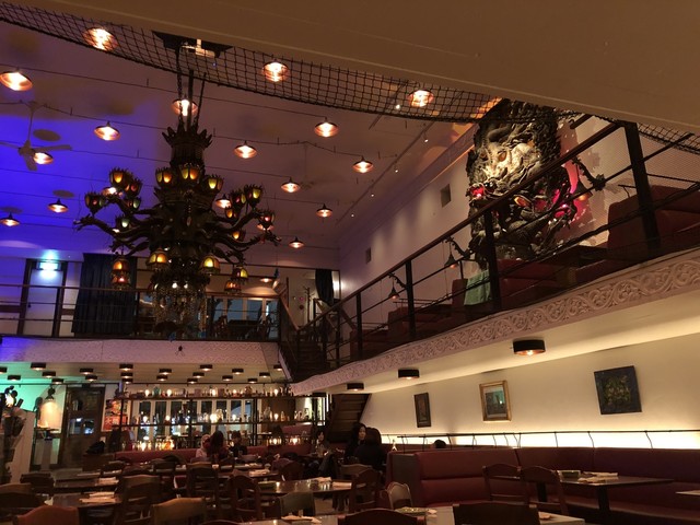 內裝的照片 Monsoon Cafe 食べログ 繁體中文