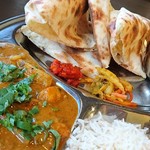 ギタンジャリ - ナンもあります。