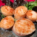 ステーキ鉄板居酒屋 鍛冶屋 - 貝柱バター焼