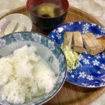 にのみや食堂 - 「本日の定食」(470円)。受注生産らしく、オーダーして12分後にこの状態で配膳された。