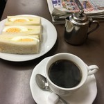 センリ軒 - ホットコーヒーとエッグサンド。
