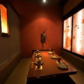 Private rooms available for 2 people to large parties ♪ Healing space