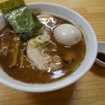 麺屋ふたば - お隣、小皿のあごオイル