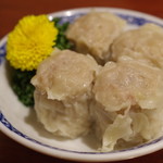 中華菜館 同發 - 特製貝柱入りシューマイ