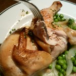 ブラッスリー ギョラン - お肉をさばきます