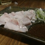 もつ焼き酒場　豚坊 - ガツサシ。美味しいねえ。