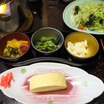 Kinosaki Onsen Tajimaya - 朝食：サラダ、出汁巻玉子、青菜お浸し、数の子のあえ物