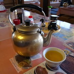 敦賀ヨーロッパ軒 - 夜間ごと供される温か茶