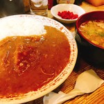 とんかつ おさむ - カレーライスと豚汁大盛り