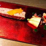 ビズ - イベリコ豚のパテドカンパーニュ ビーツと苺