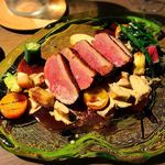 ビズ - フランスヴァンデ産鴨胸肉のロースト