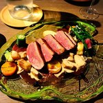 ビズ - フランスヴァンデ産鴨胸肉のロースト