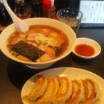 Jikaseimen Nanashi - チャーシュー麺と焼餃子