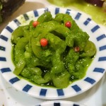 自然派中華 クイジン - 前菜の盛合せ　クラゲの翡翠ネギソース