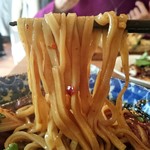 自然派中華 クイジン - 牡蠣､大黒正宗の酒粕と岩津葱の麻辣麺　麺リフト