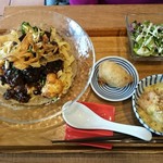 自然派中華 クイジン - 牛頬肉の黒酢煮込みとゴボウの和えそばセット