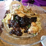 自然派中華 クイジン - 牛頬肉の黒酢煮込みとゴボウの和えそば