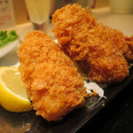 フィッシュ＆オイスターバー - 広島県情島産の牡蠣フライ