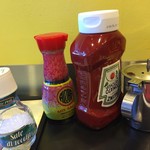 Boots & Kimo's Homestyle Kitchen - お醤油あるよ❣️お塩は あたしのんだょ ＾＾♡