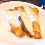 Boots & Kimo's Homestyle Kitchen - どっちから見ても そんなに大きくなくない？？ (^_^;)笑笑