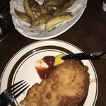 パブ スナッグ - こちらも定番のフィッシュ&チップス