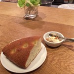 スガハラ - パン（フォカッチャ） + マスカルポーネ