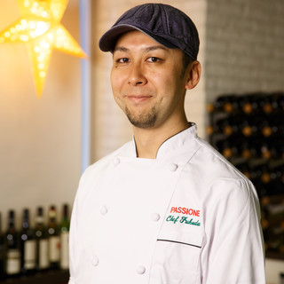 This is Chef Fukuda. We work on both our shop and our hobbies with passion!