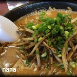 山小屋 - 牛モツ味噌ラーメン　820円＋税