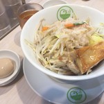 自家製麺ラーメン もりきや - 鶏太郎 BLACK 中 ¥800 サービスの味玉