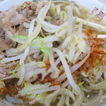 ラーメン二郎 - 脂の層が・・・