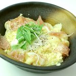 月 - 生ハムのカルボナーラうどん