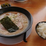 麺山 - とんこつ醤油ラーメン