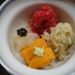 肉割烹 上 - 小丼