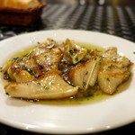 ティオ・ダンジョウ - 豚耳の鉄板焼（600円+税）