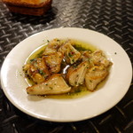 ティオ・ダンジョウ - 豚耳の鉄板焼（600円+税）