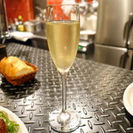 ティオ・ダンジョウ - カヴァ