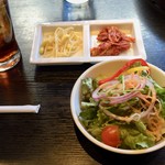 くいどん極亭 - ランチセットのサラダと前菜