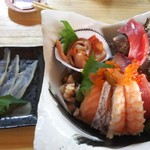 海さくら - 海鮮丼（上）。