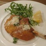 イルグラート - 骨付きラム肉のカツレツ