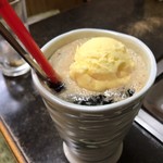はとやお好み焼店 - コーラフロート。