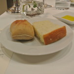 レストランMINAMI - 手作りフォカッチャとライ麦パン