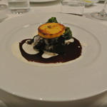 牛ホホ肉の赤ワイン煮　焼きポレンタ添え