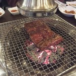 豚豚村 炭火カルビ - 