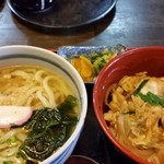 手打ちそば・うどん  田舎茶屋 - ミニ丼セット。