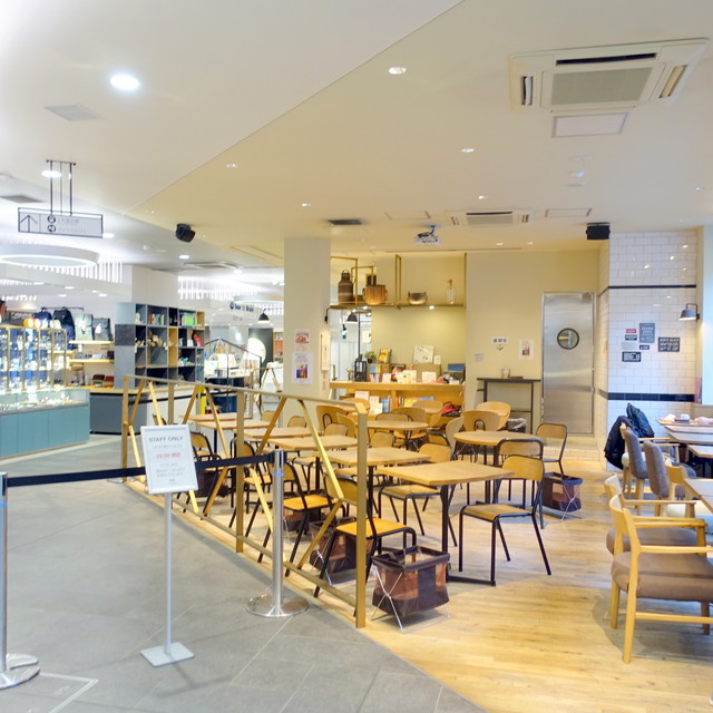 The Photo Of Interior Paper Wall Cafe Tabelog