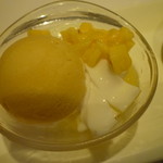 Hui Lau Shan - シャリシャリ爽やかなマンゴーアイスや果肉に、ココナッツリボン（ココナッツ風味の寒天）が合う！